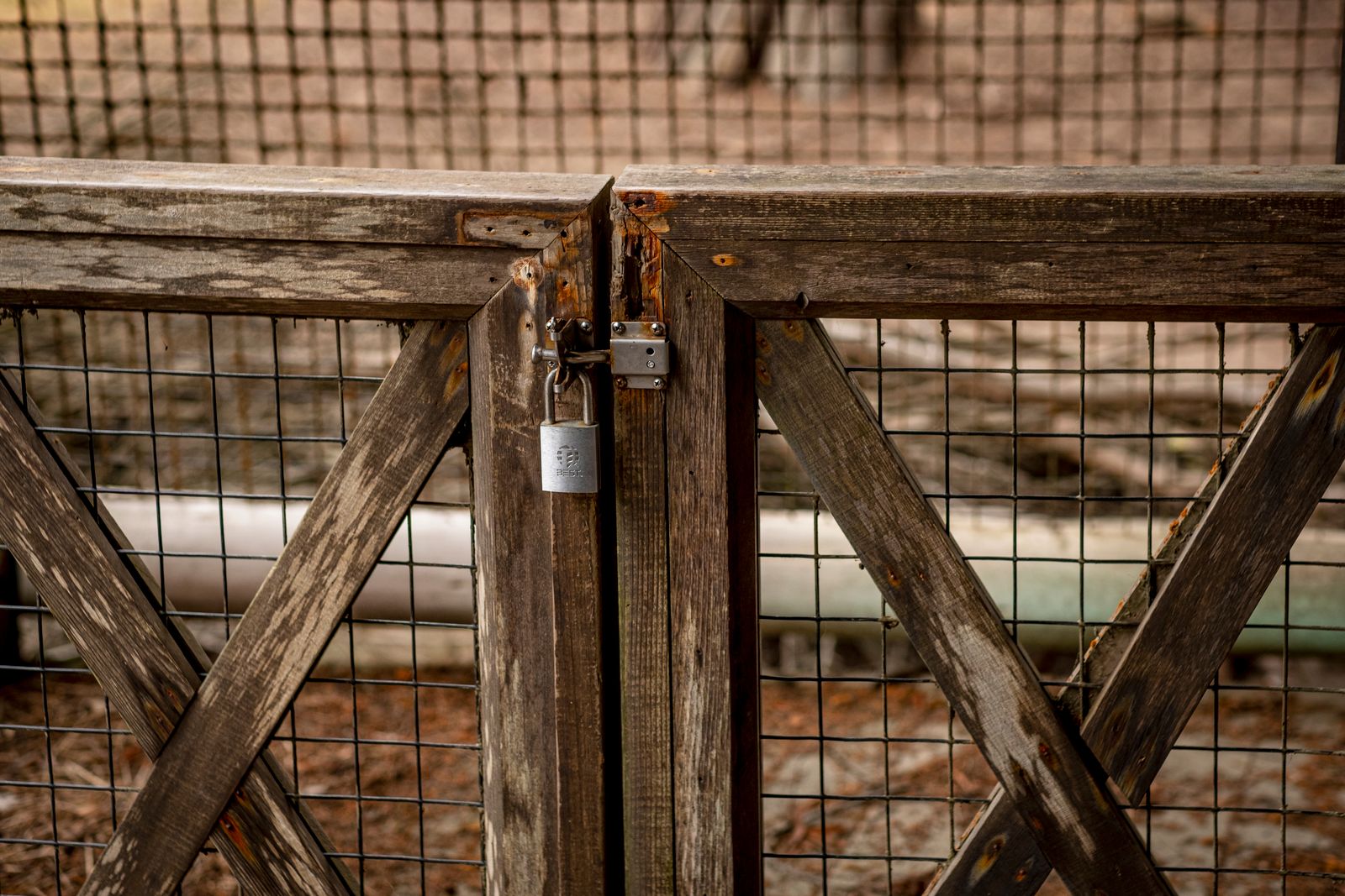 Fence gate installed in Suffolk County