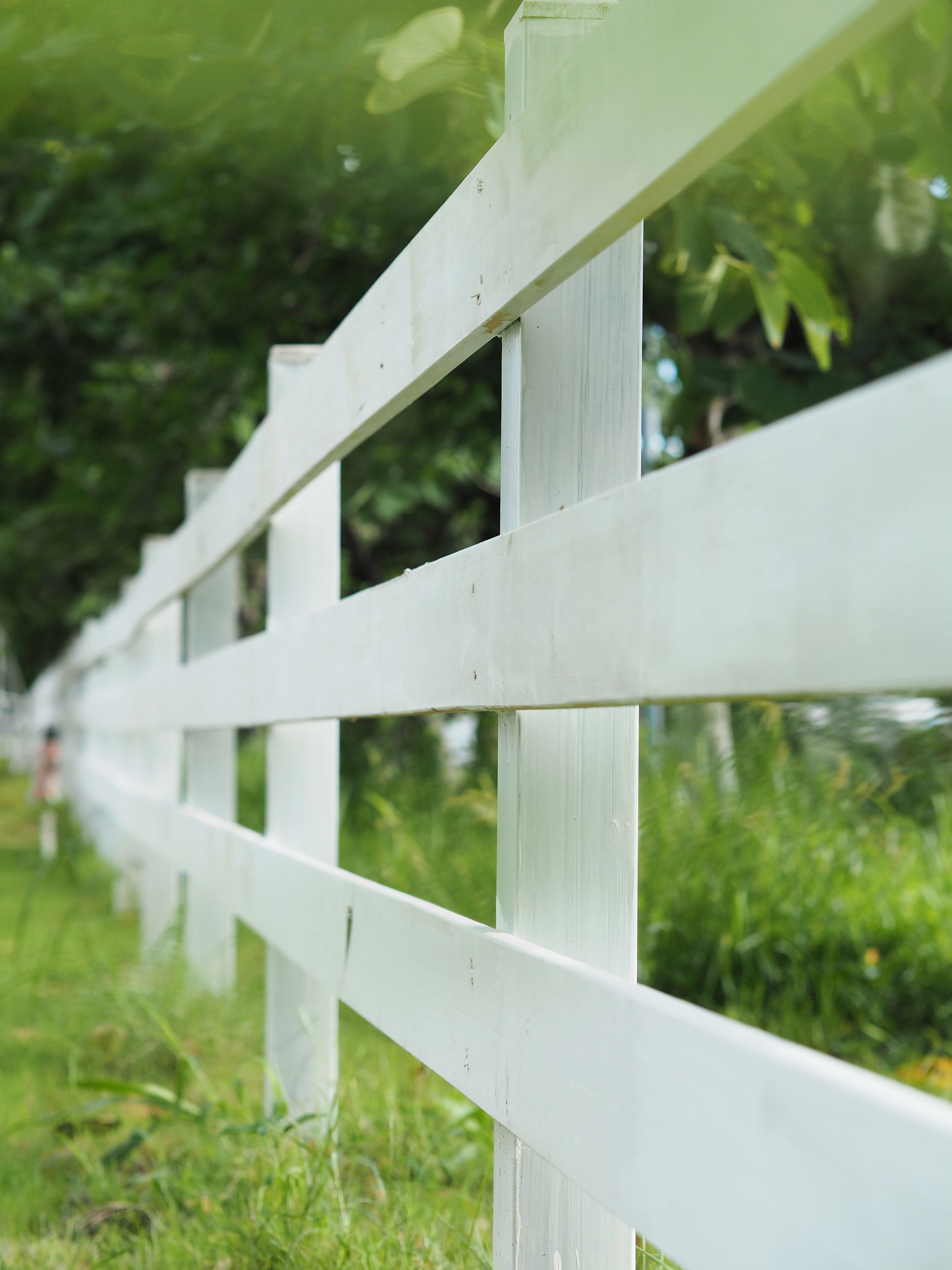 Vinyl privacy fence installation in Suffolk County